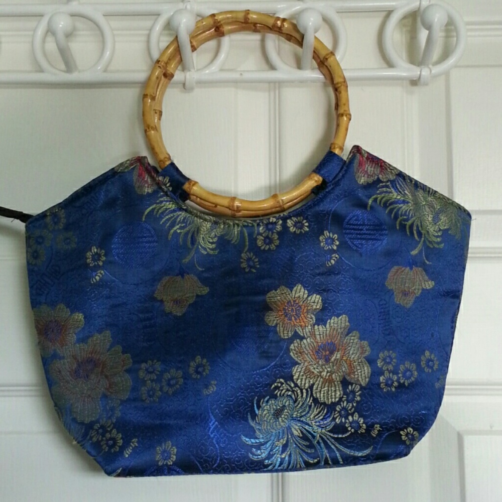 🌍 Oriental-Like Handbag